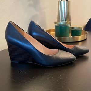 Navy Nine West Jazzin Almond Toe Wedges. Excellent Used Condition!